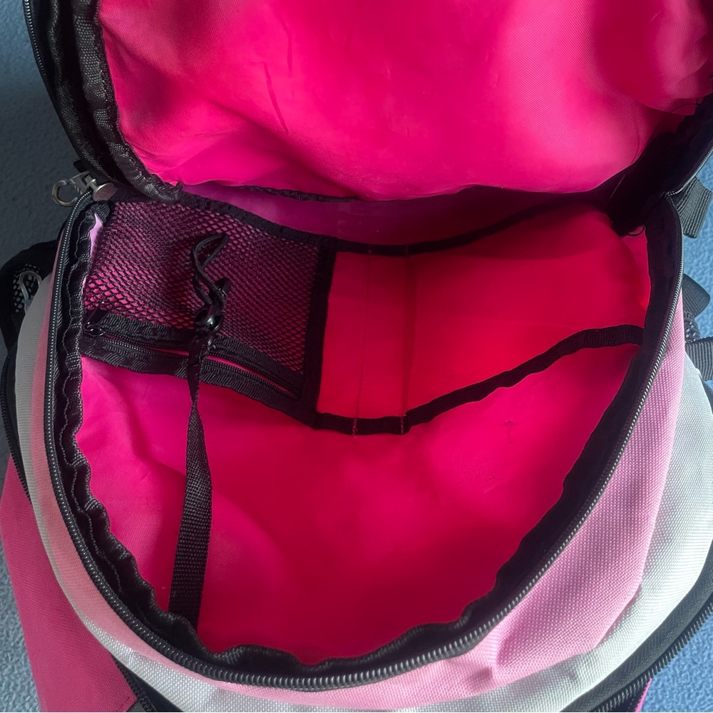 Large adidas backpack with multiple storage pockets space for laptop and pencils - Picture 6 of 12